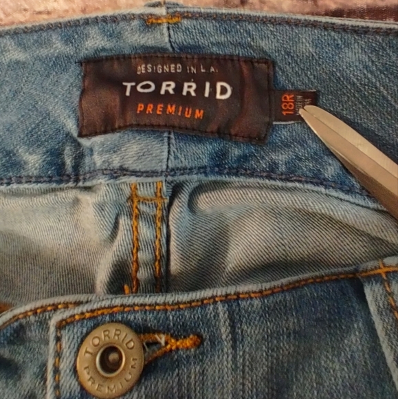 Torrid Premium Jegging Busted Knees Jeans 18 - Picture 3 of 15